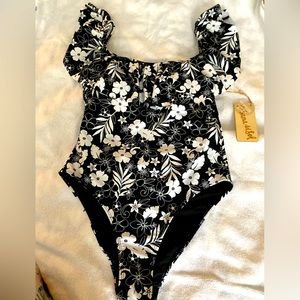 Cabana Del Sol ruffled one piece